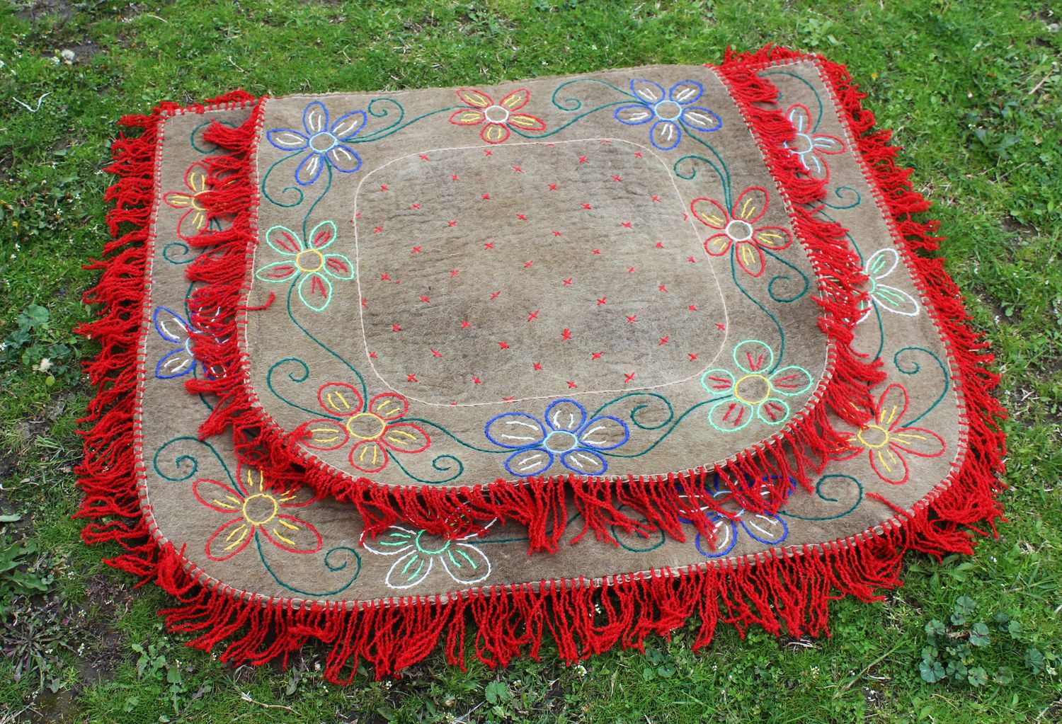 Grey felt Shabrak with floral embroidery and a deep red fringe